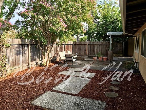 Private courtyard in front of House