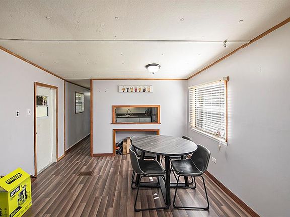 5th image of 8010 N Meadowview Cir