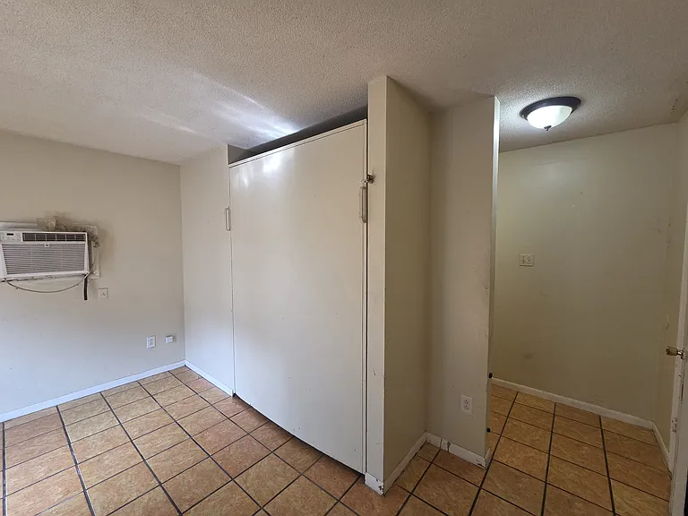 202 Rue Basin #D — Photo 5