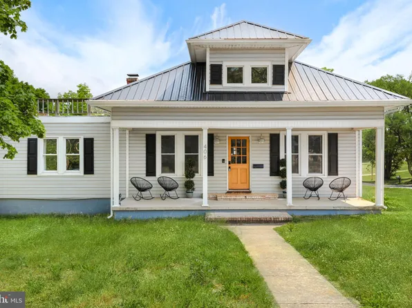 406 8th St, Shenandoah, VA 22849