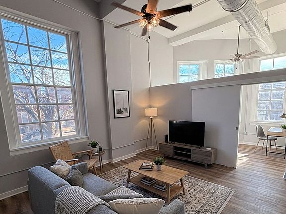 5th image of 3009 Pennsylvania Ave APT 203