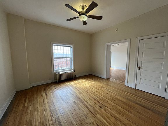3rd image of 1121 N Josephine St Unit 2