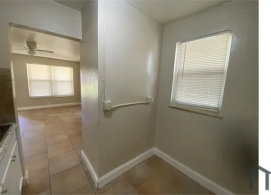 1822 N Dixie Hwy #5 — Photo 3