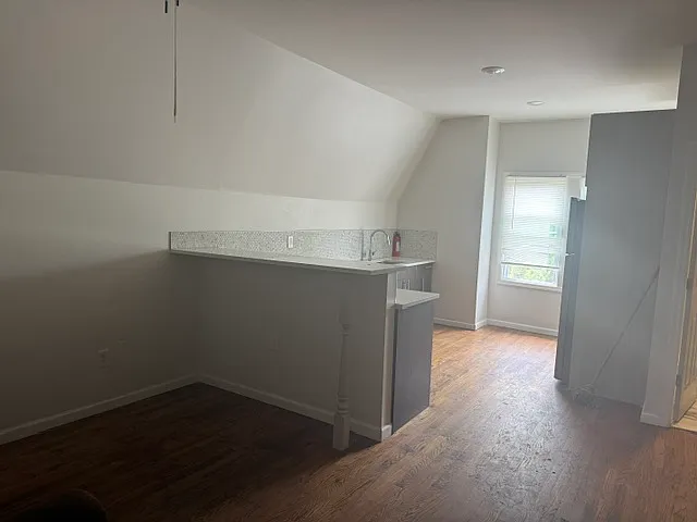 1 bed, 1820 sqft, $1,600 — Photo 3