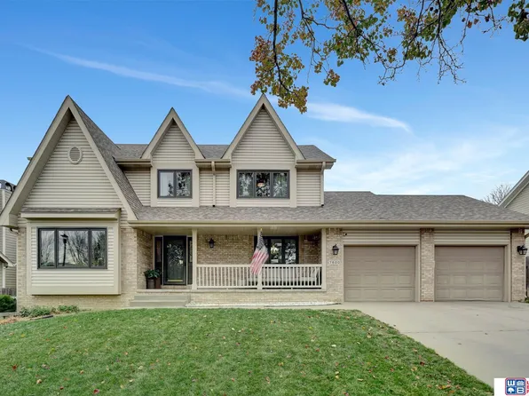 7600 Grand Oaks Dr, Lincoln, NE 68516