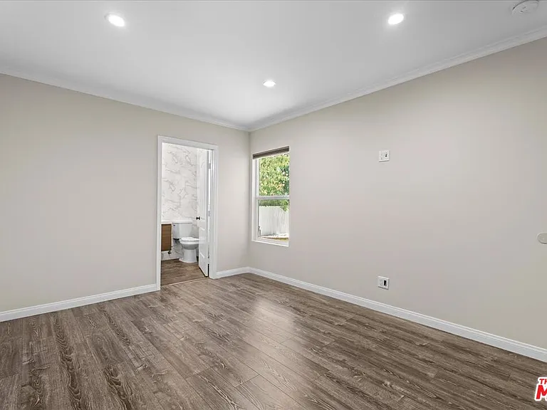 18725 Martha St — Photo 29