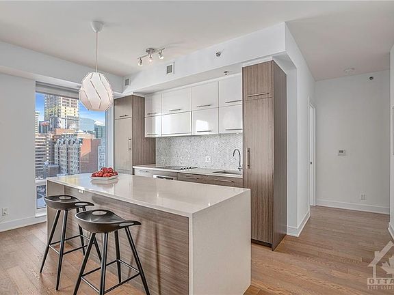 5th image of 428 Sparks St #901
