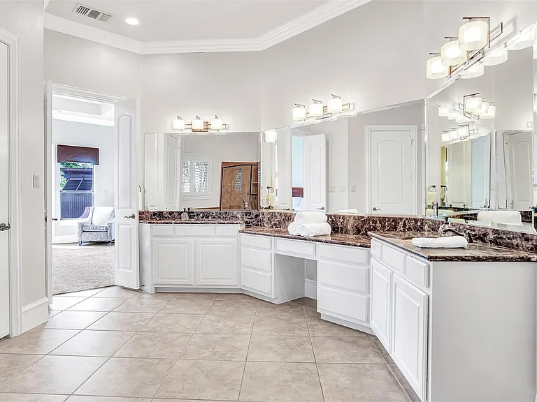4828 Pyramid Dr — Photo 18