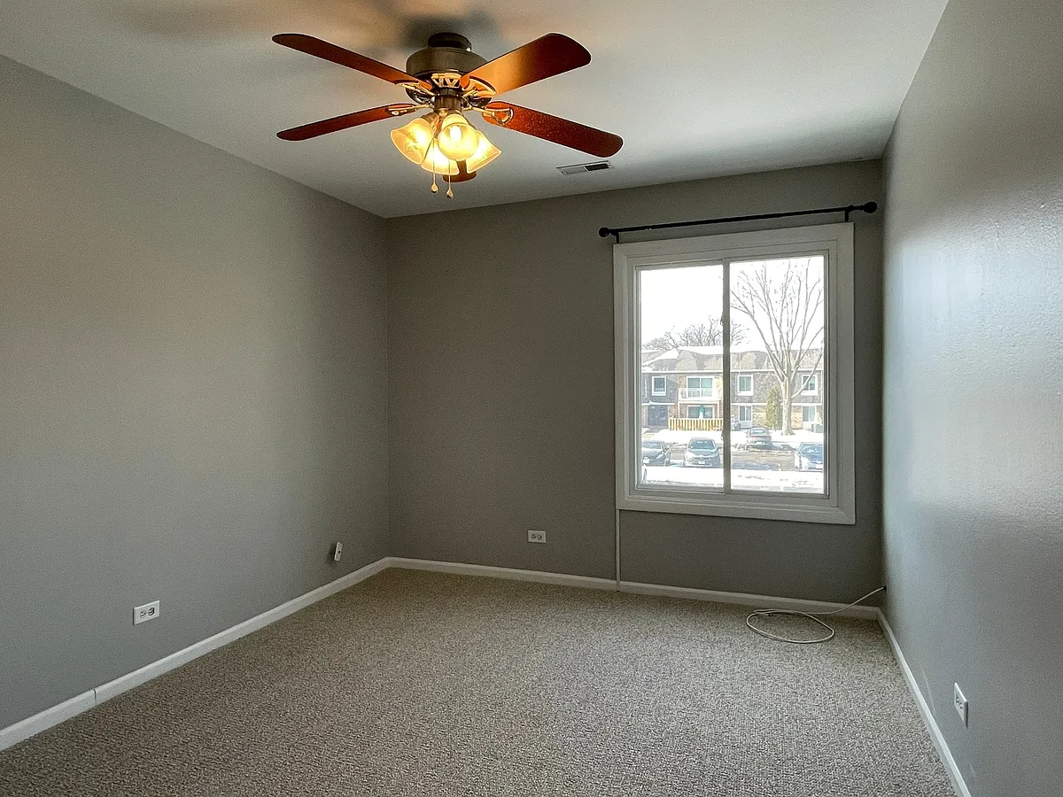 Photo 2 of 20 - 4400 W Euclid Ave #2A - Rolling Meadows, IL Building Photo - 4400 W Euclid Ave #2A