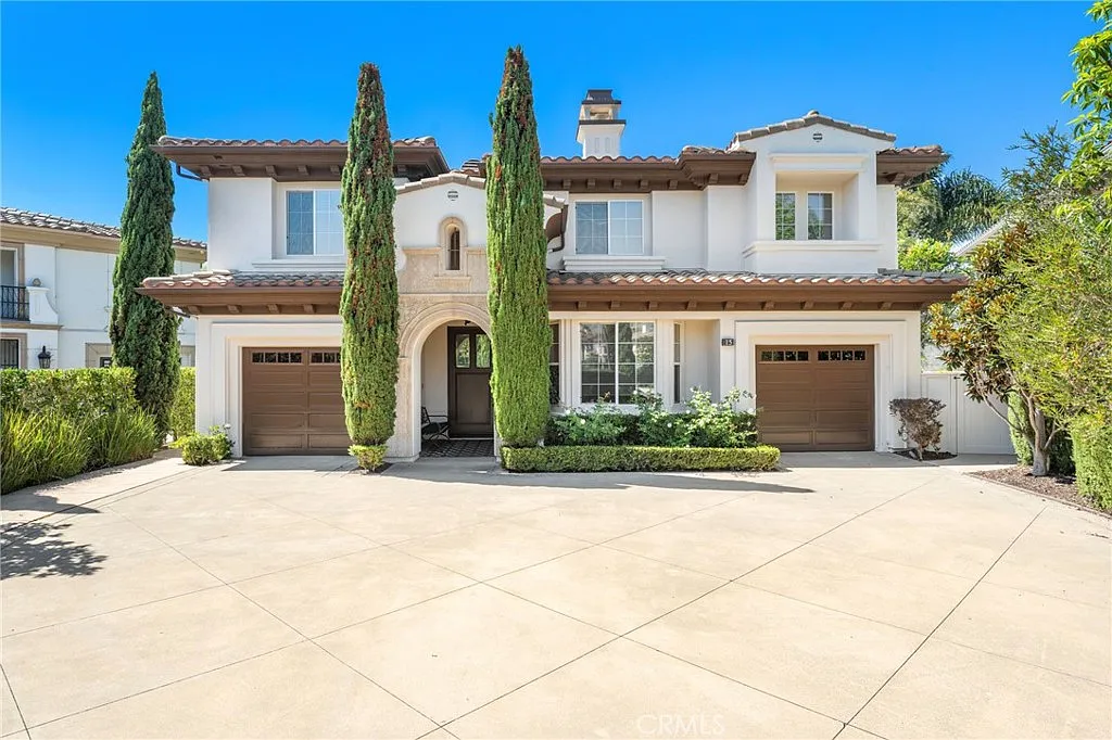5 bed, 4.5 bath, 4011 sqft, $20,000 — Photo 1