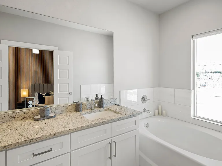 702 N Plano Rd — Photo 23