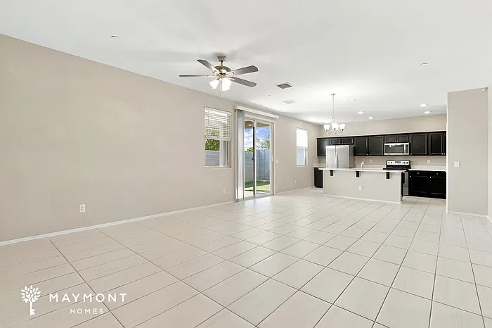 3 bed, 2.0 bath, 1712 sqft, $2,245 — Photo 4