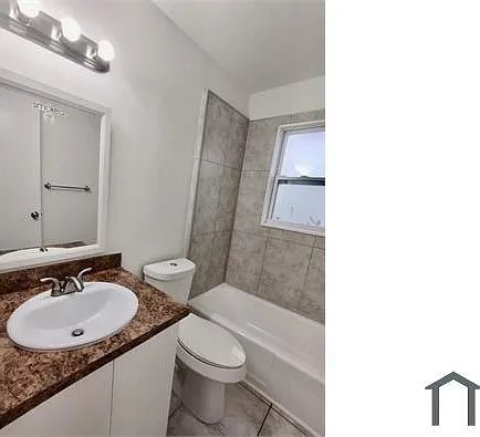 224 SW 47th Ter #3 — Photo 8