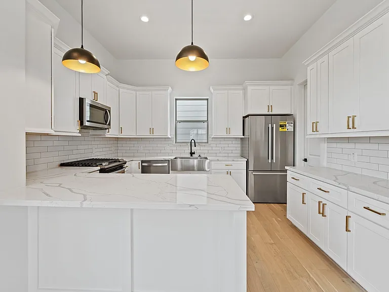 1108 Brooks St — Photo 9