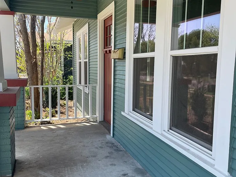 1302 Jeanette St — Photo 2