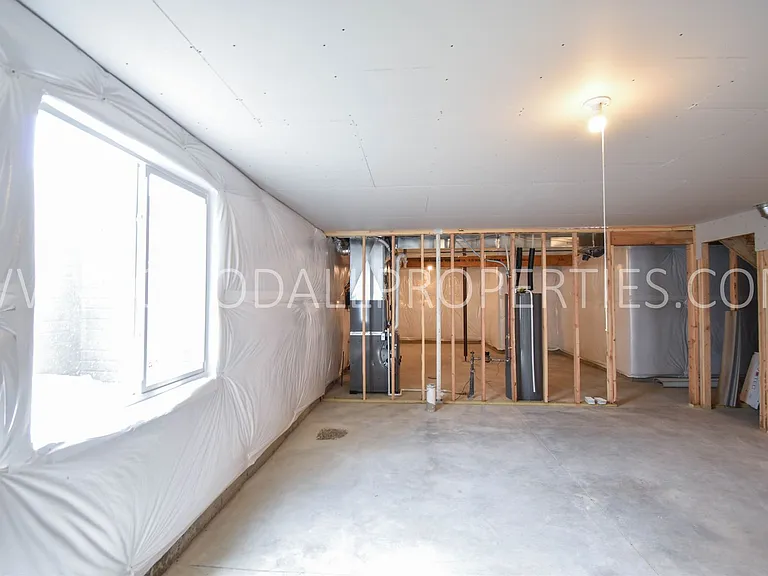 18203 Alpine Dr — Photo 23