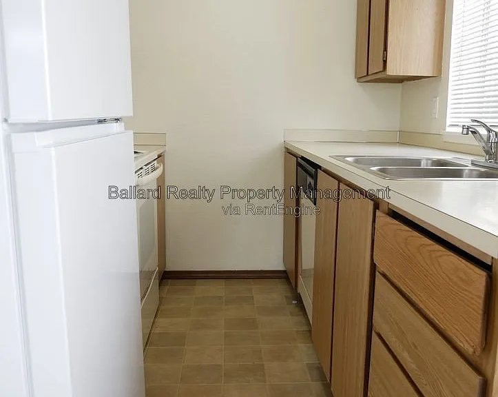 3232 21st Ave W #1 — Photo 5