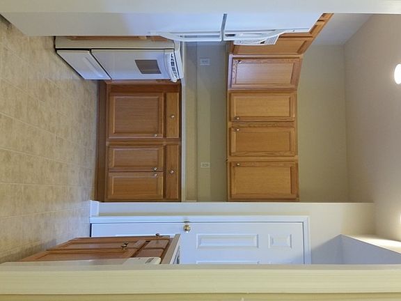 3rd image of 655 Woodbrook Dr APT 302