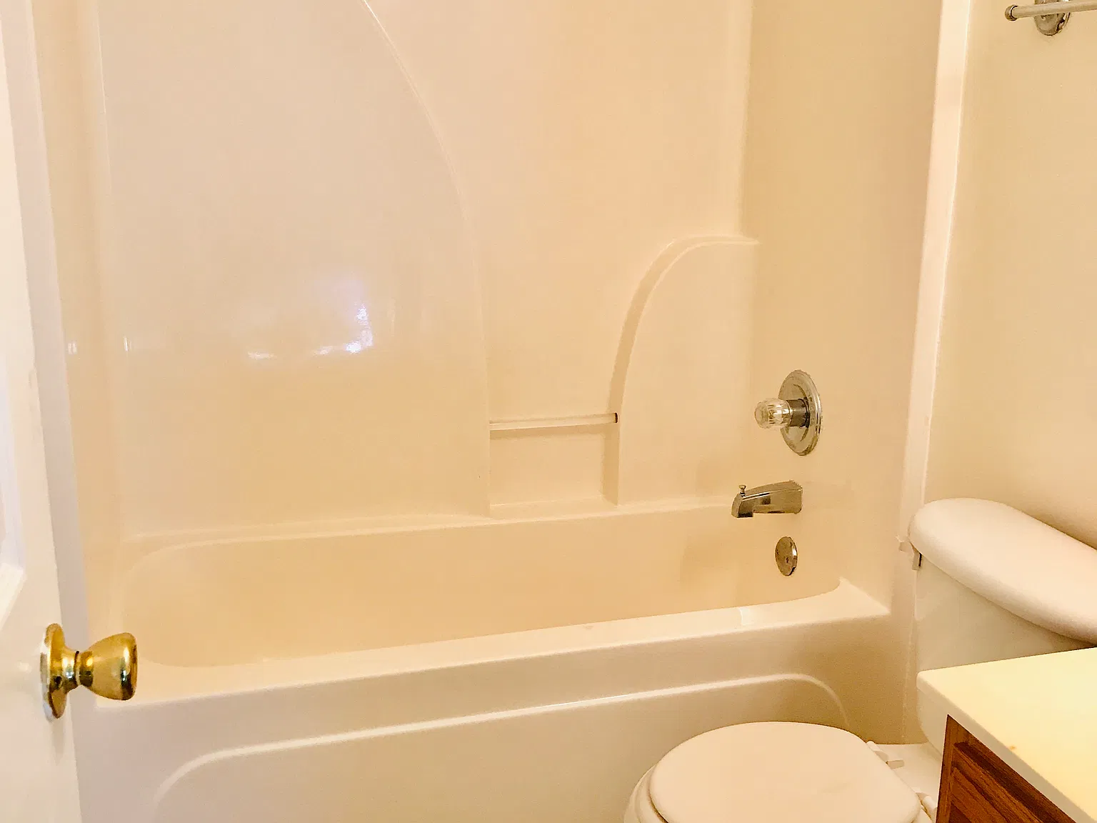 2 bed, 1.5 bath, 850 sqft, $975 — Photo 4