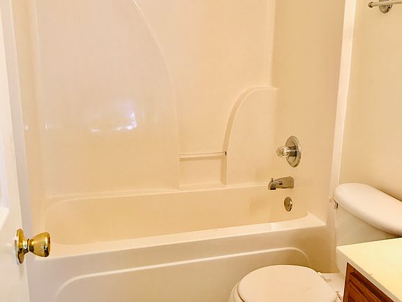 4th image of 805 Mark St #4