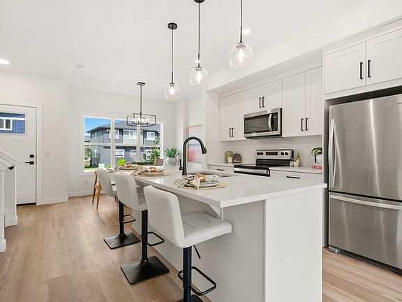 4th image of 525 NE River Heights Dr #804