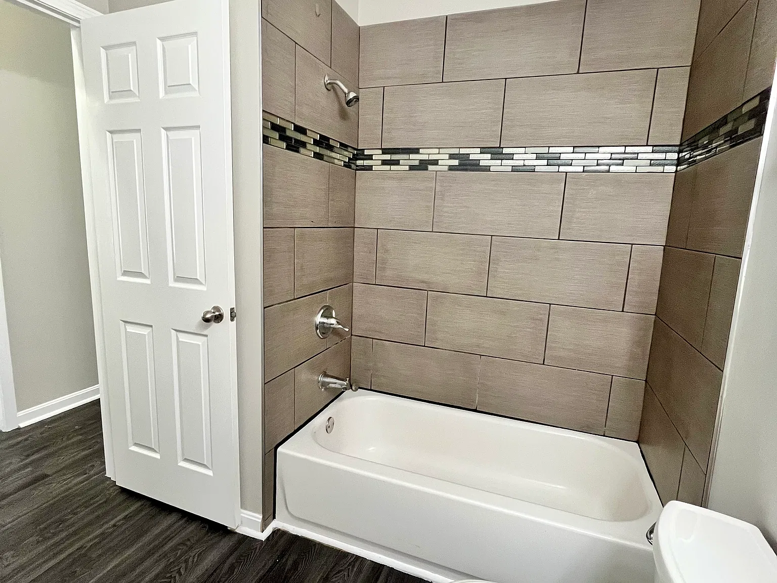 2 bed, 800 sqft, $1,395 — Photo 2