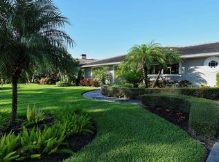 437 Magellan Dr, Sarasota, FL 34243