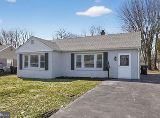 727 W County Line Rd, Hatboro, PA 19040