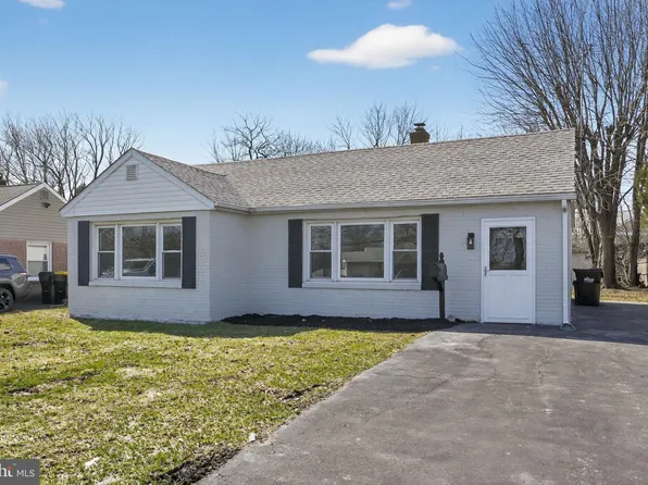727 W County Line Rd, Hatboro, PA 19040