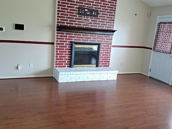 2nd image of 1520 Wesley Dr