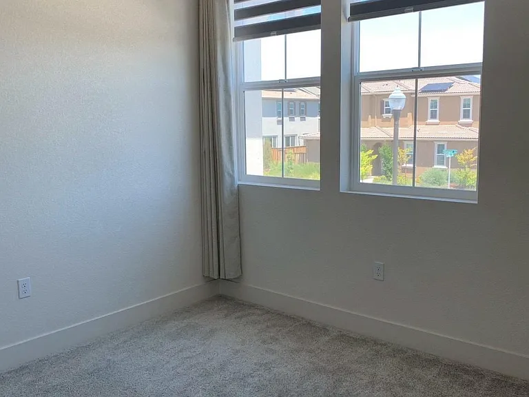 7149 Diamond Ave — Photo 16