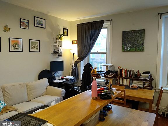 2nd image of 828 Corinthian Ave Floor 2
