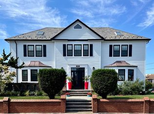305 W Beech St, Long Beach, NY 11561