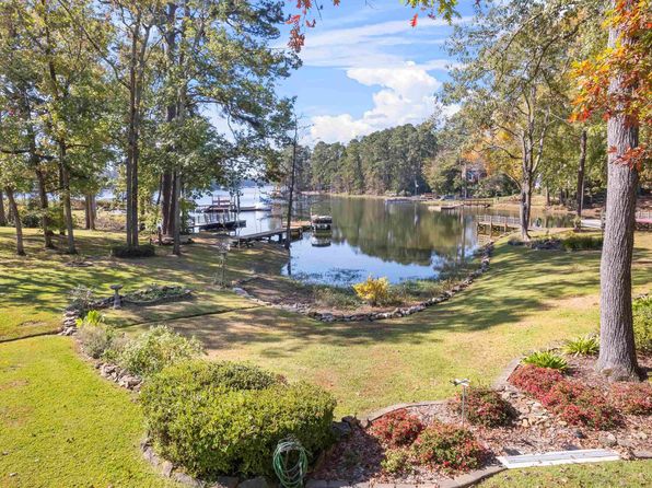 208 Lakeside Dr, Chapin, SC 29036