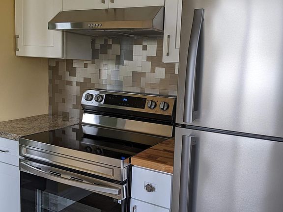 5th image of 145 NW 47th St Unit A