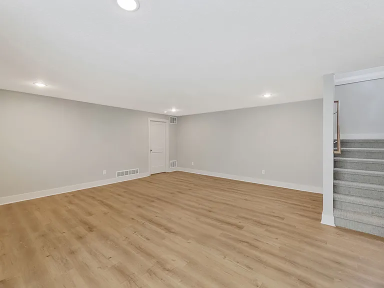 584 Long Path Ct — Photo 30