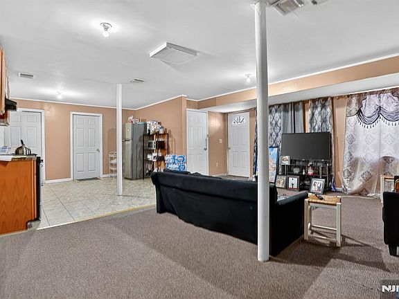 3rd image of 28 Clinton Pl