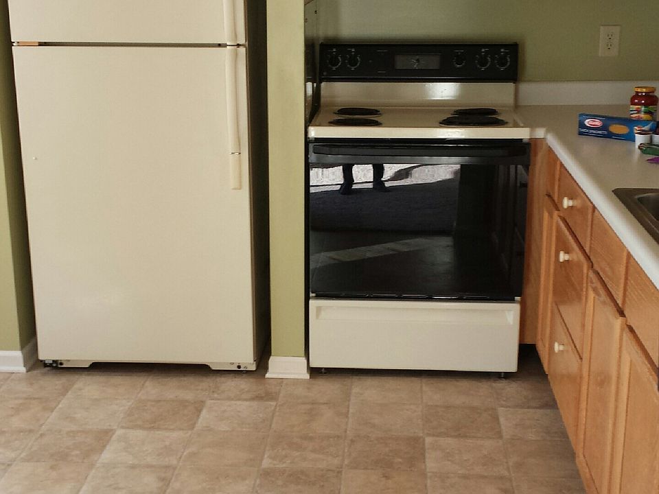 Kitchen (new flooring)