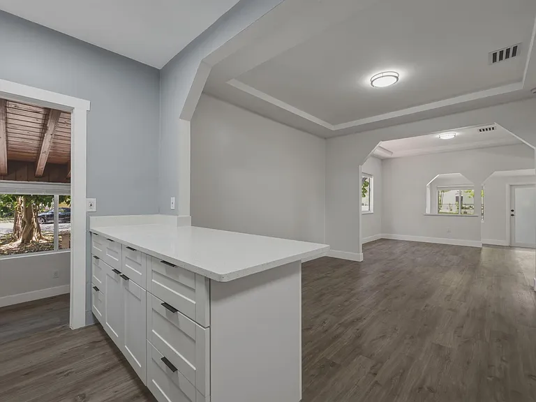 12980 NE 10th Ave — Photo 7