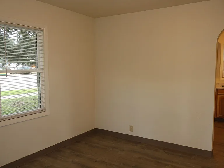 610 Stover St — Photo 3