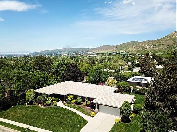 3rd image of 2711 E Sherwood Dr