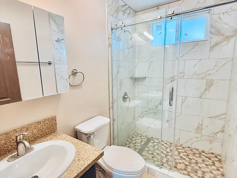 816 E 109th Pl — Photo 17