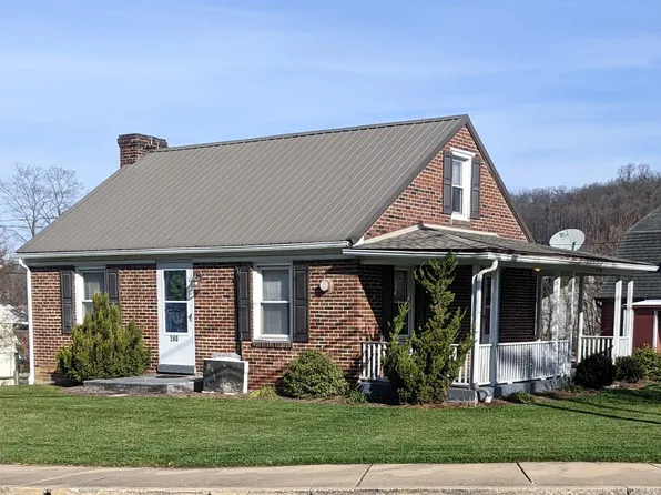 240 E Fulton St, Ephrata, PA 17522