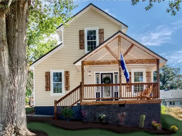 113 S 8th St, Easley, SC 29640