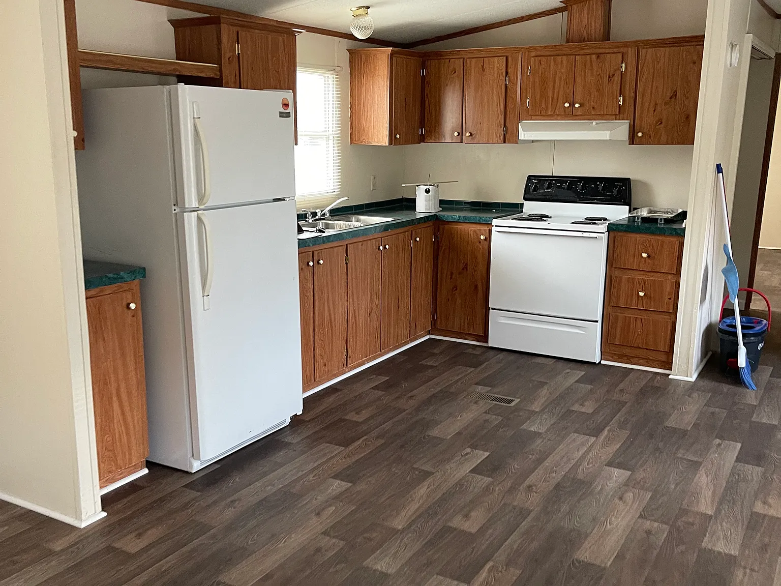 3 bed, 1064 sqft, $950 — Photo 2