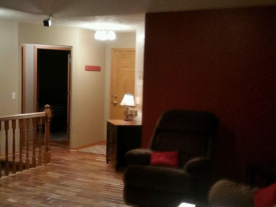 2nd image of 103 E Riverview Dr