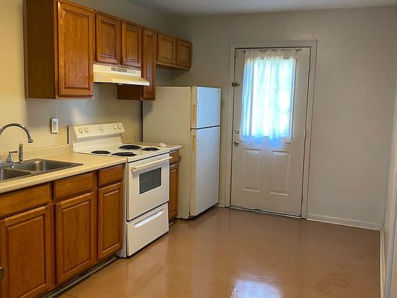 2nd image of 113 Cantal Dr Unit B