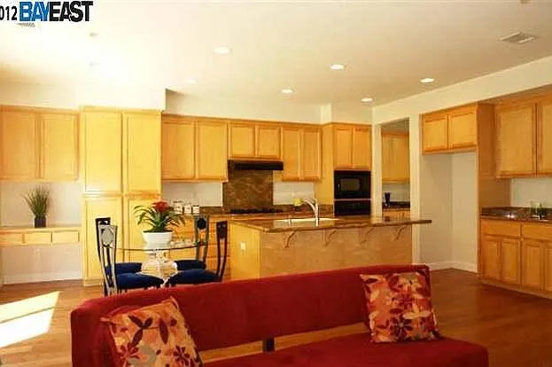 3163 Ashbrook Ln — Photo 2