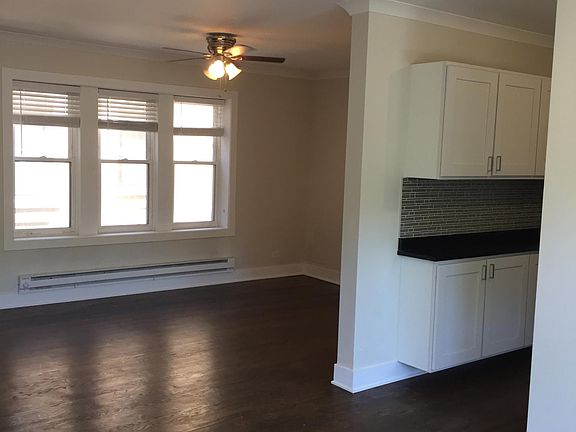 4th image of 4218-4222 N Clark St #2F