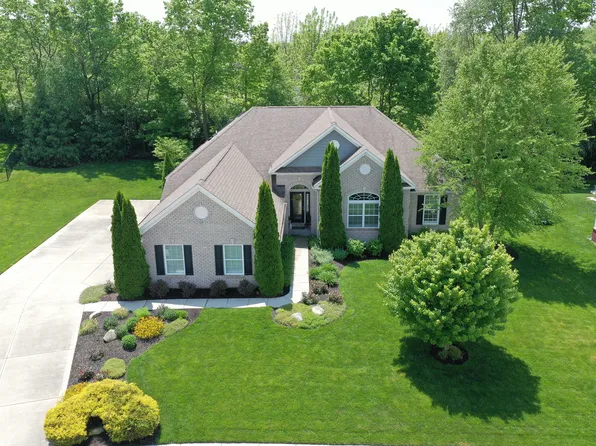 3815 Harrison Crossing Ln, Greenwood, IN 46142